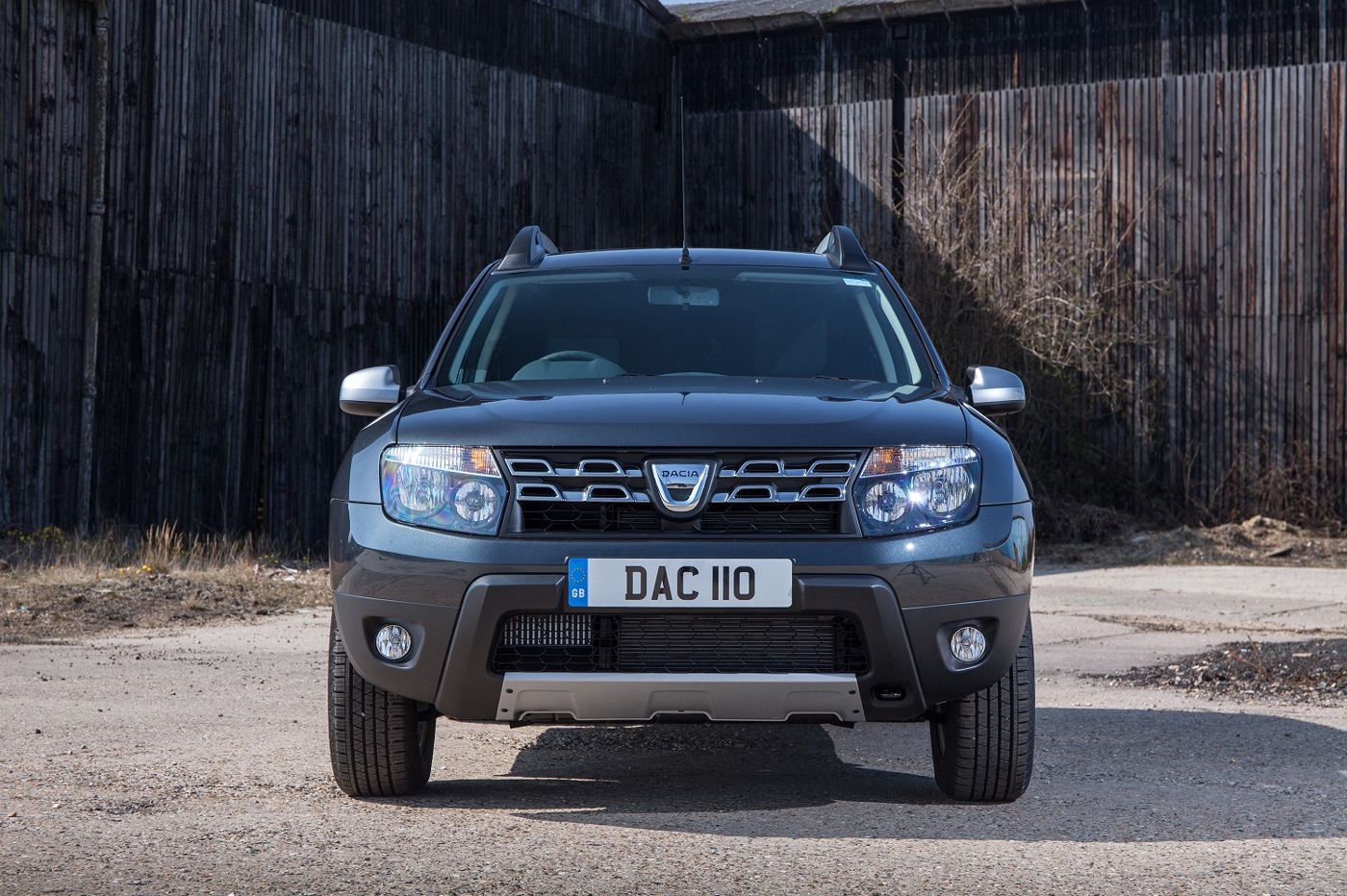 Dacia Duster Commercial 2015