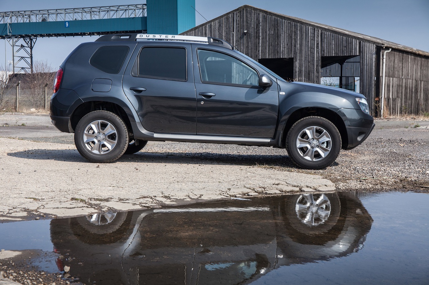 Dacia Duster Commercial 2015