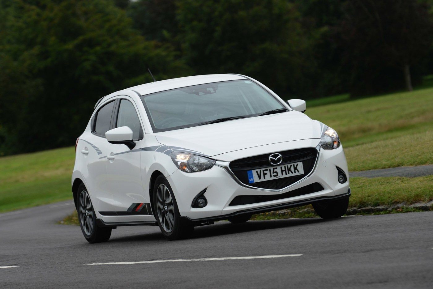 mazda2sportblack2015