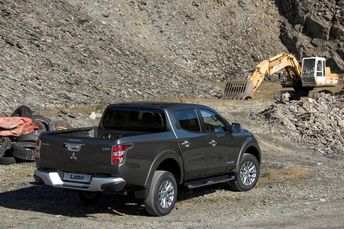 Mitsubishi L200 2015