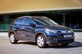 Front three-quarter view of the 2018 Honda HR-V in black