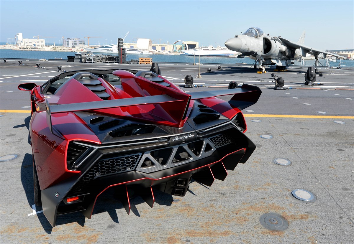 Lamborghini displays £ million supercar at exclusive launch event |  Manufacturer