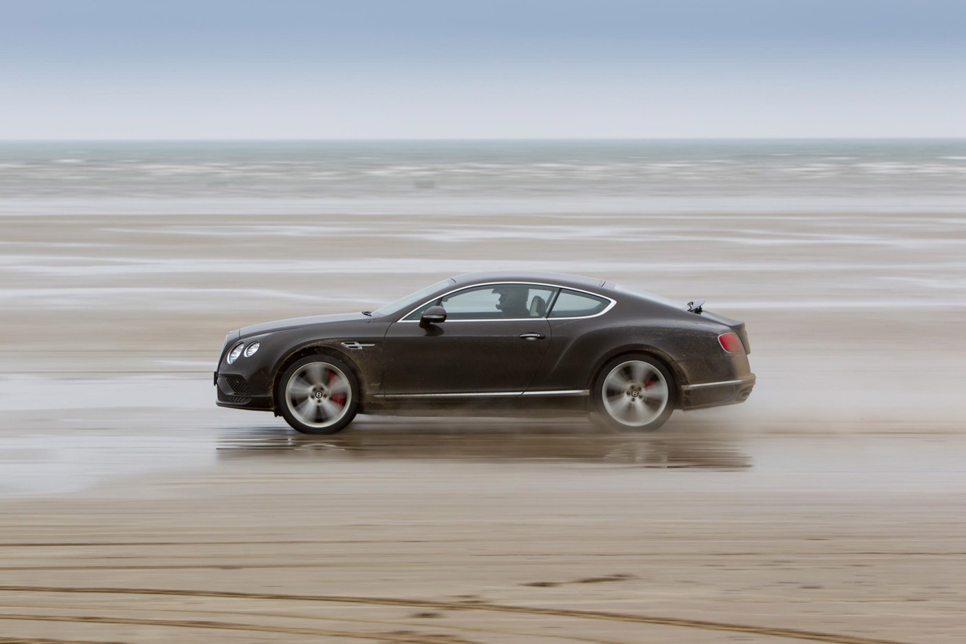 Idris Elba breaks record in Bentley Continental GT Speed