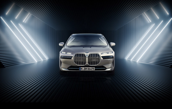 BMW's i7 luxury EV