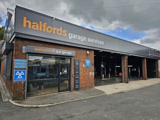 Halfords opens 50th upgraded new-style garage in Chorley 