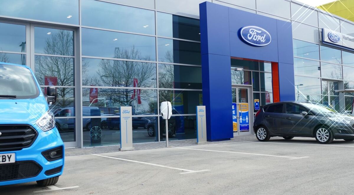 Hartwell Opens Uk S First Ford Signature Car Dealership In Reading Car Dealer News