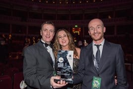 John Mulholland receives Skoda Retailer of the Year award from Rod McLeod, director for Skoda UK