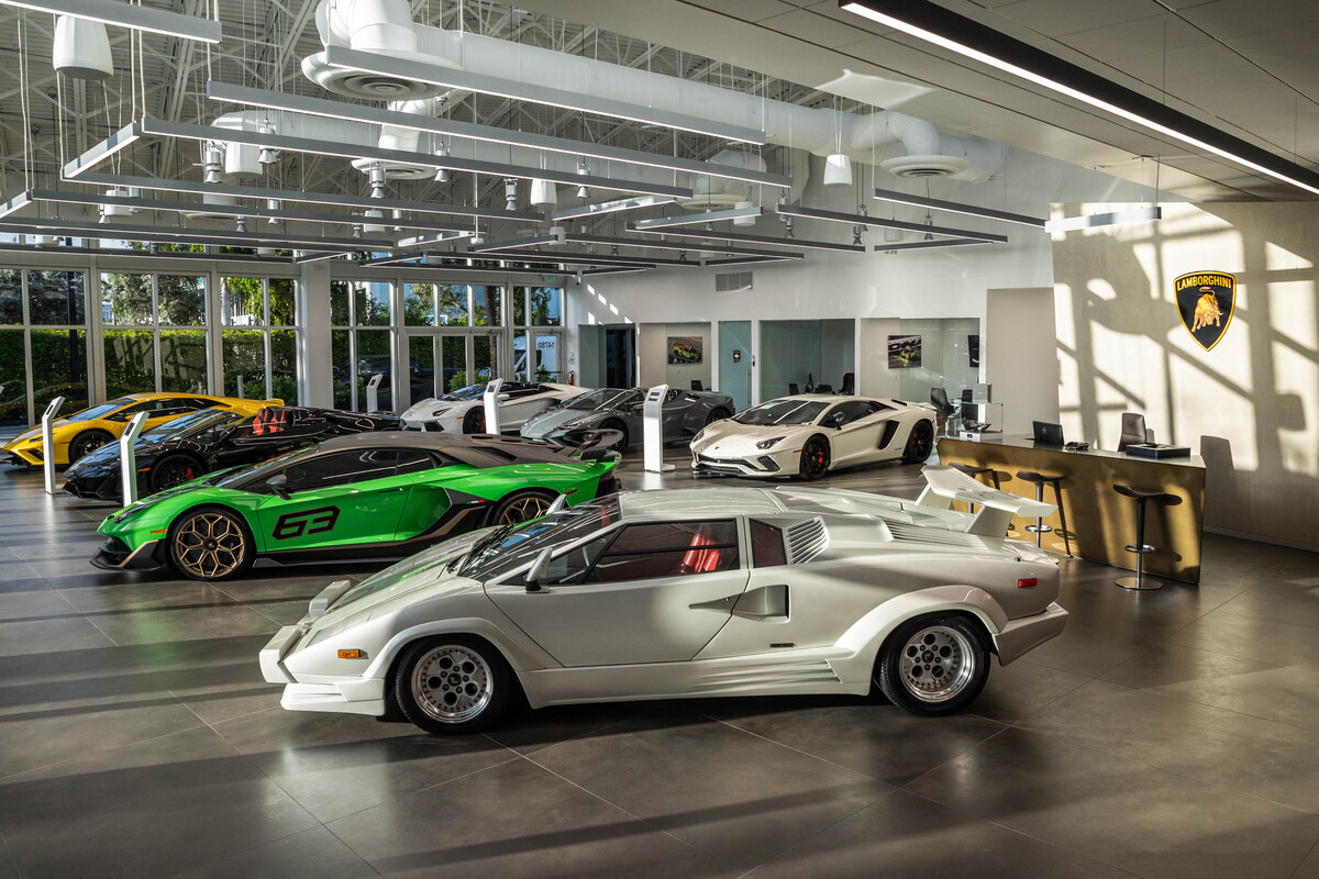 Dealers get sight of new Lamborghini showroom style | Car Dealer News