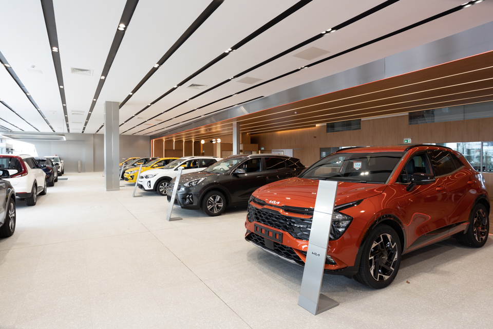 Kia UK's new car dealership corporate identity (CI)