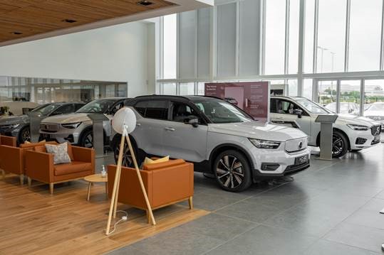 Volvo VRE premium car showroom