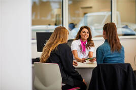 CarShop Swindon colleague, Laura Fisher, with a female customer